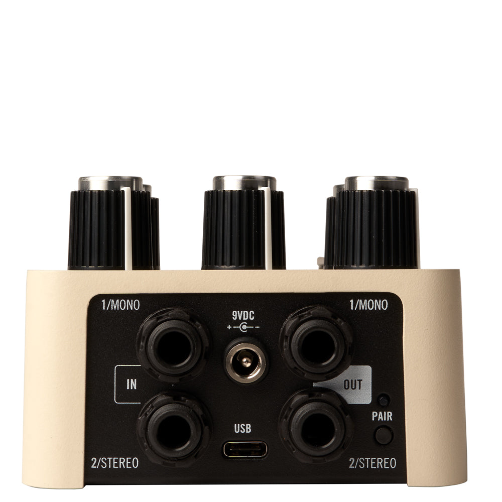 Universal Audio UAFX Astra Modulation Machine Pedal input and output panel