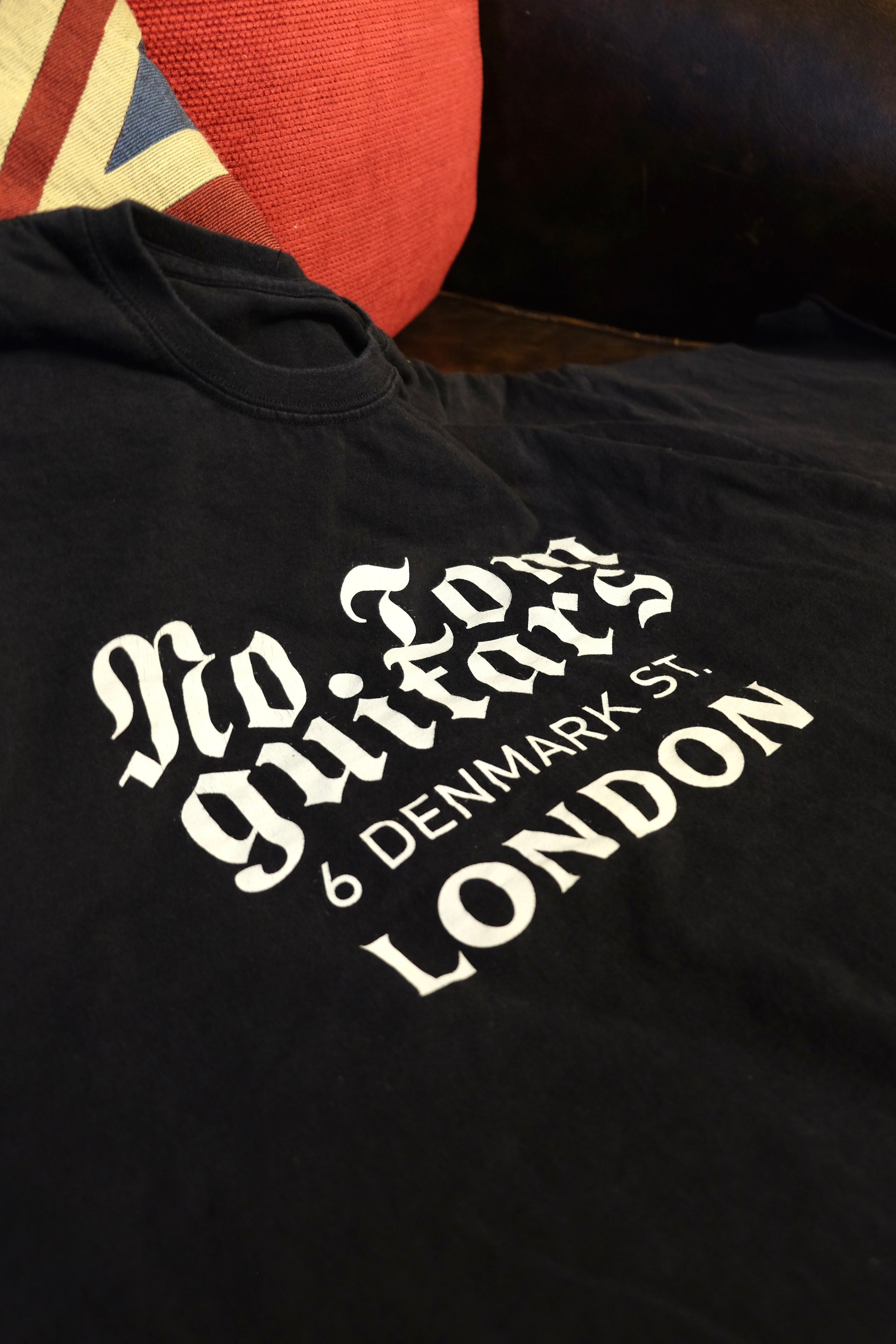 Limited Edition No.Tom T-Shirt - gothic logo