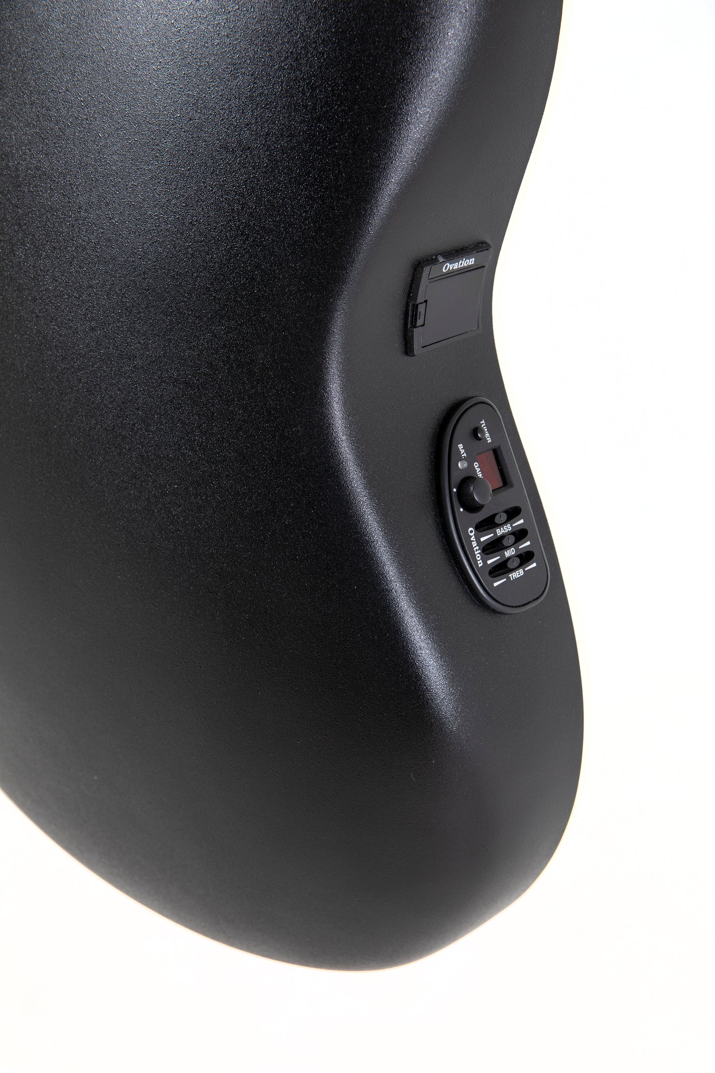 Ovation E-Acoustic Guitar Celebrity Standard Plus Mid Cutaway / CS24P-NBM-G