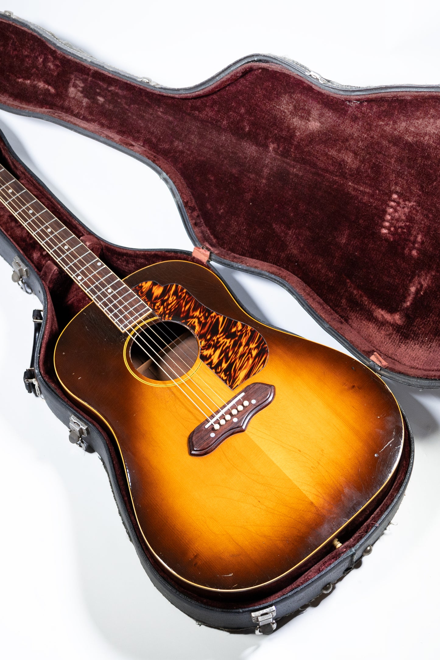 Vintage 1941 Gibson J-55 Acoustic guitar in original hard case