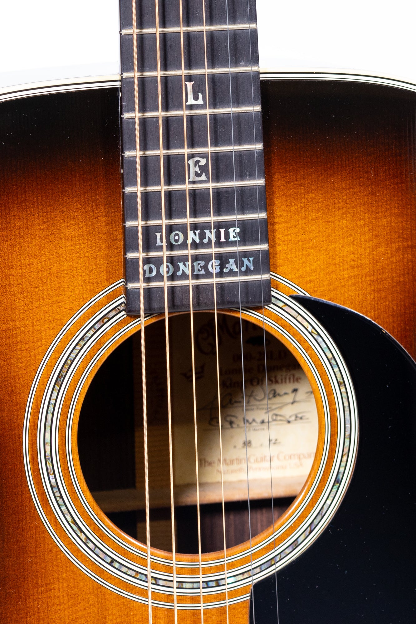 2002 Martin 000-28 LD Lonnie Donegan Signature