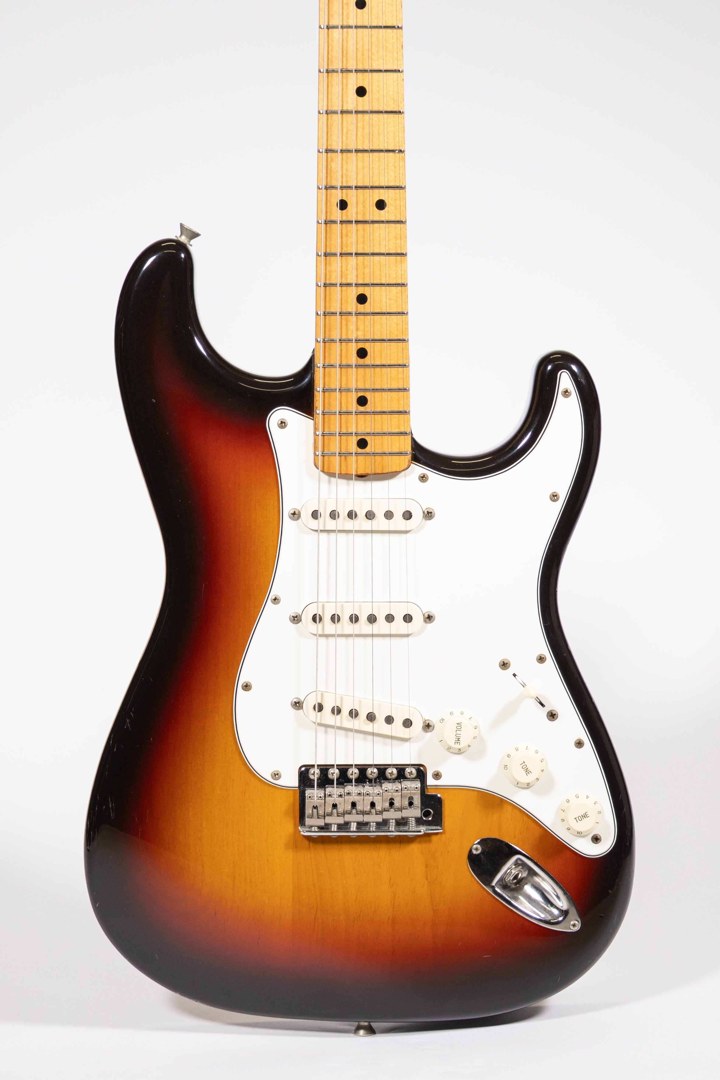 1998 Fender MIJ 68 Reissue Stratocaster (Maple Cap) – No.Tom