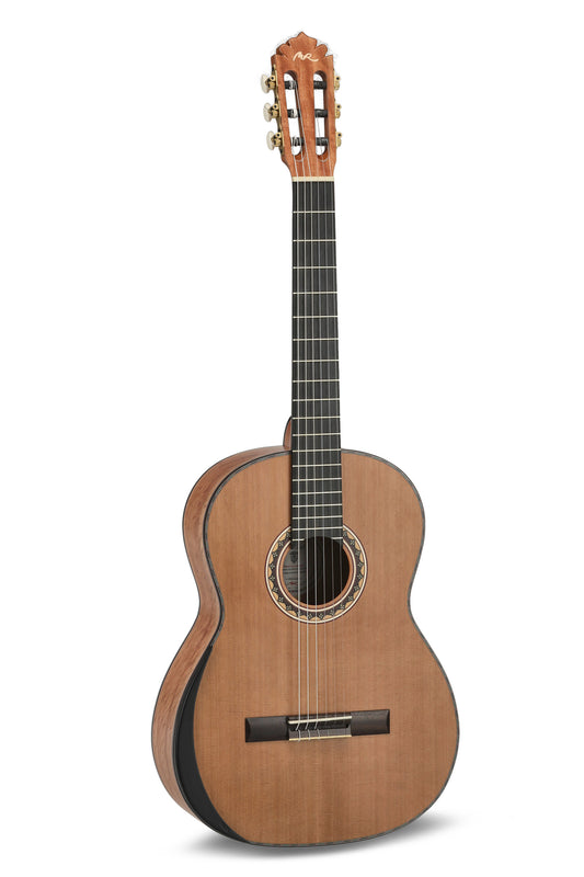 Limited edition Manuel Rodríguez tesoro classical guitar