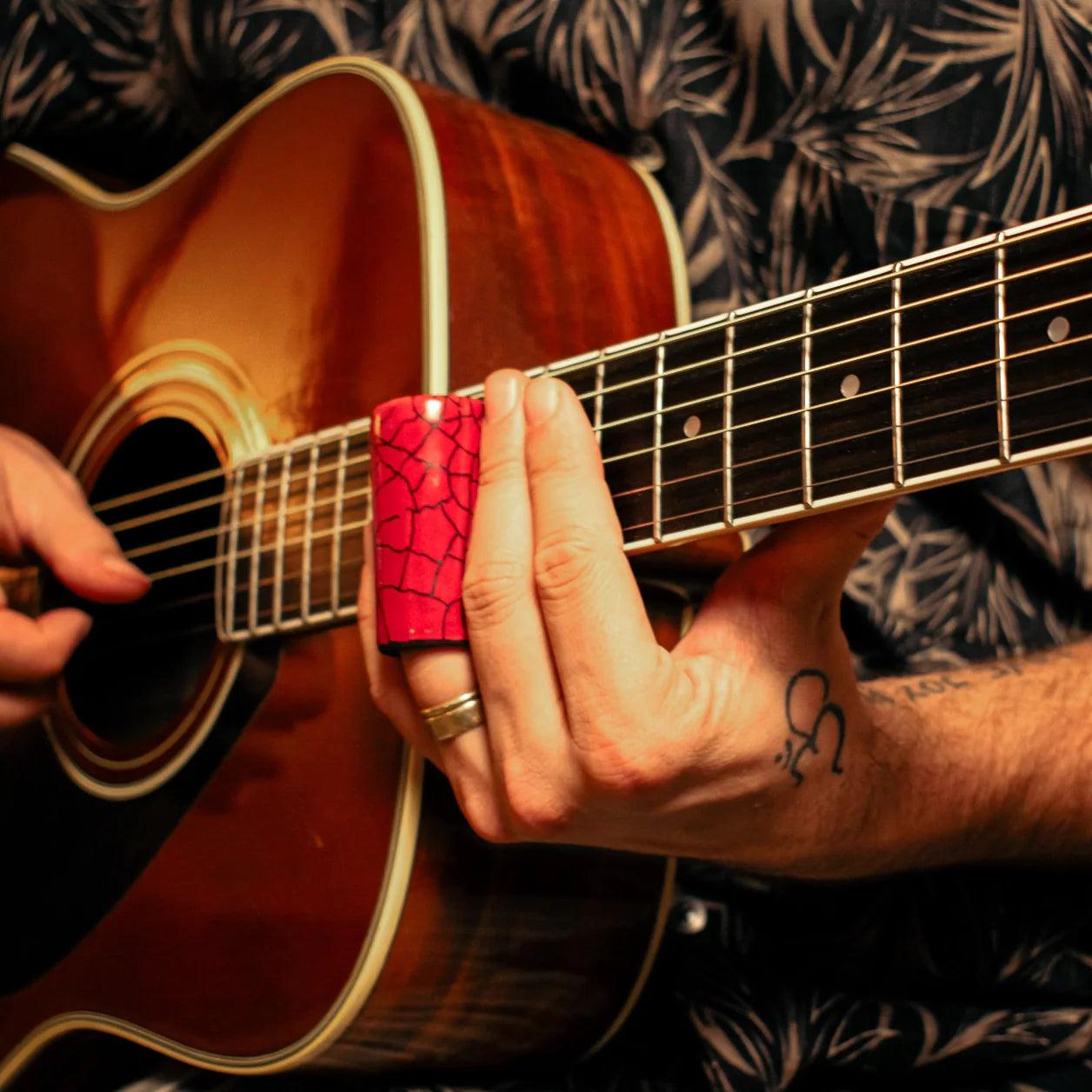 Star Singer Artisan Series - Scarlet Red Guitar Slide